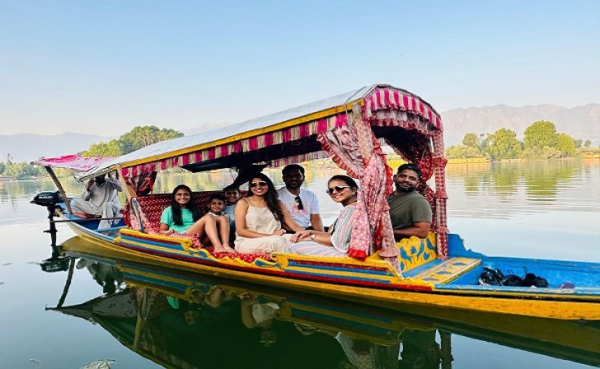 Kashmir Delight: A Family Holiday Escape